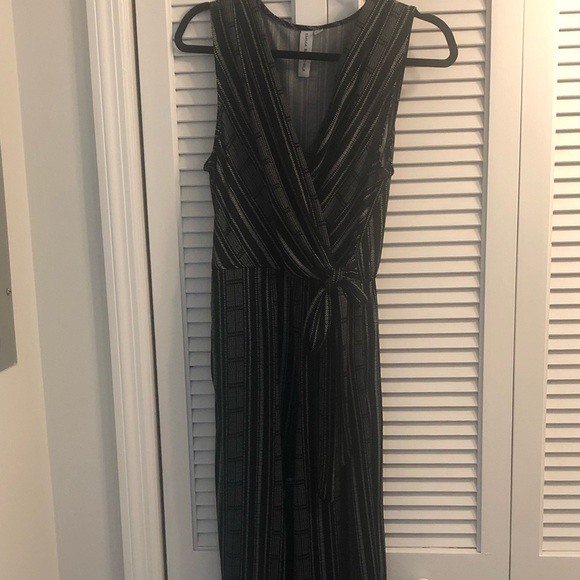 Black and grey jumpsuit - Picture 3 of 3